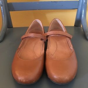 Dansko Mary Jane Tan shoes